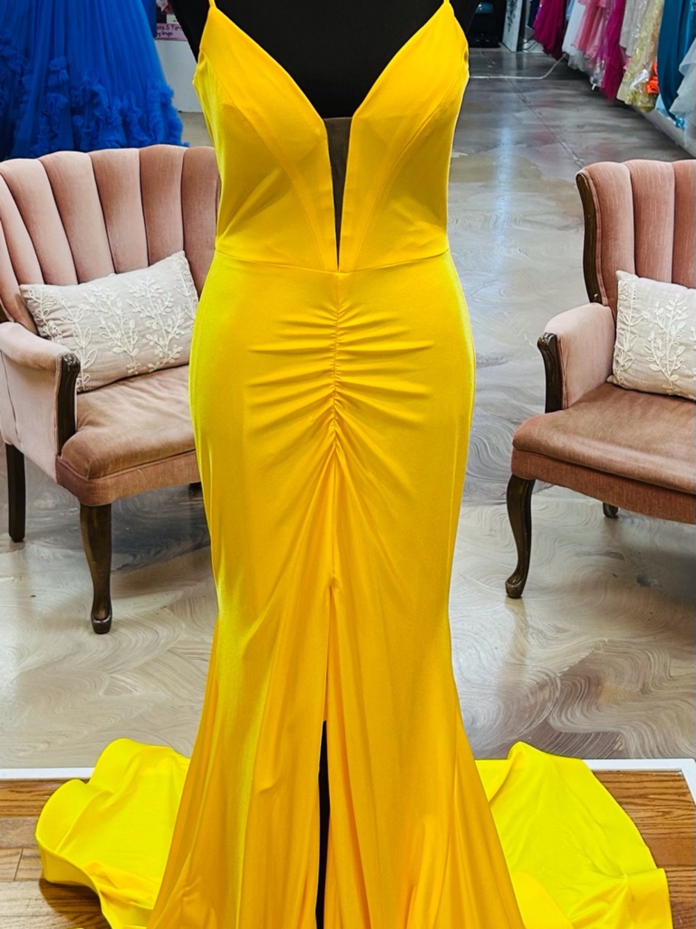 Elegant Yellow V-Neck Ruched Mermaid Prom Dress